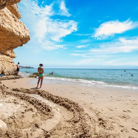 格兰德度假公寓 *