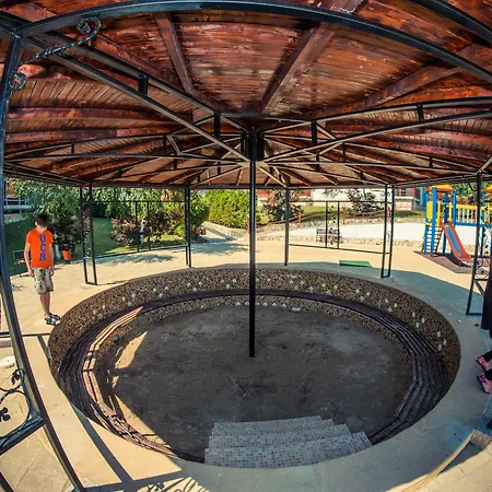 格兰德度假公寓